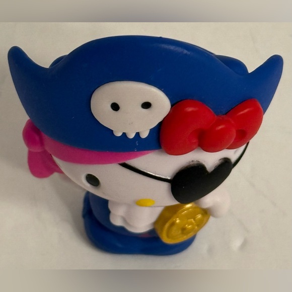 Sanrio Hello Kitty Pirate Figurine, Series 1 - Picture 6 of 9